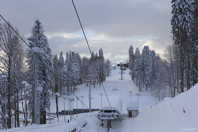 O nome do novíssimo Centro de Biatlhon e de Esqui Cross Country, “Laura”, é o mesmo de um rio montanhoso bastante turbulento da região / Foto: Sochi 2014/Divulgação